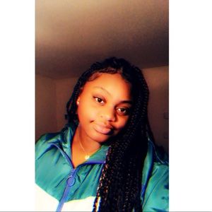 Meet your Posher, Kalia